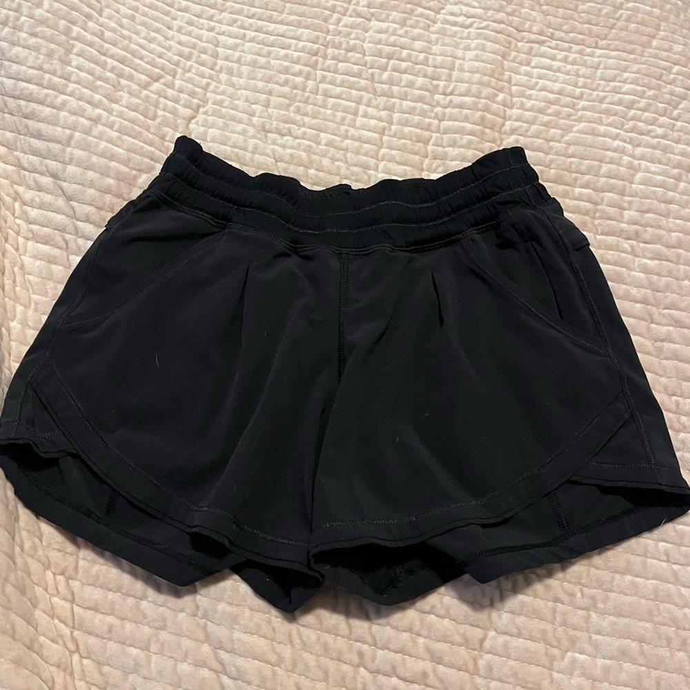 Black lululemon shorts
Size 2